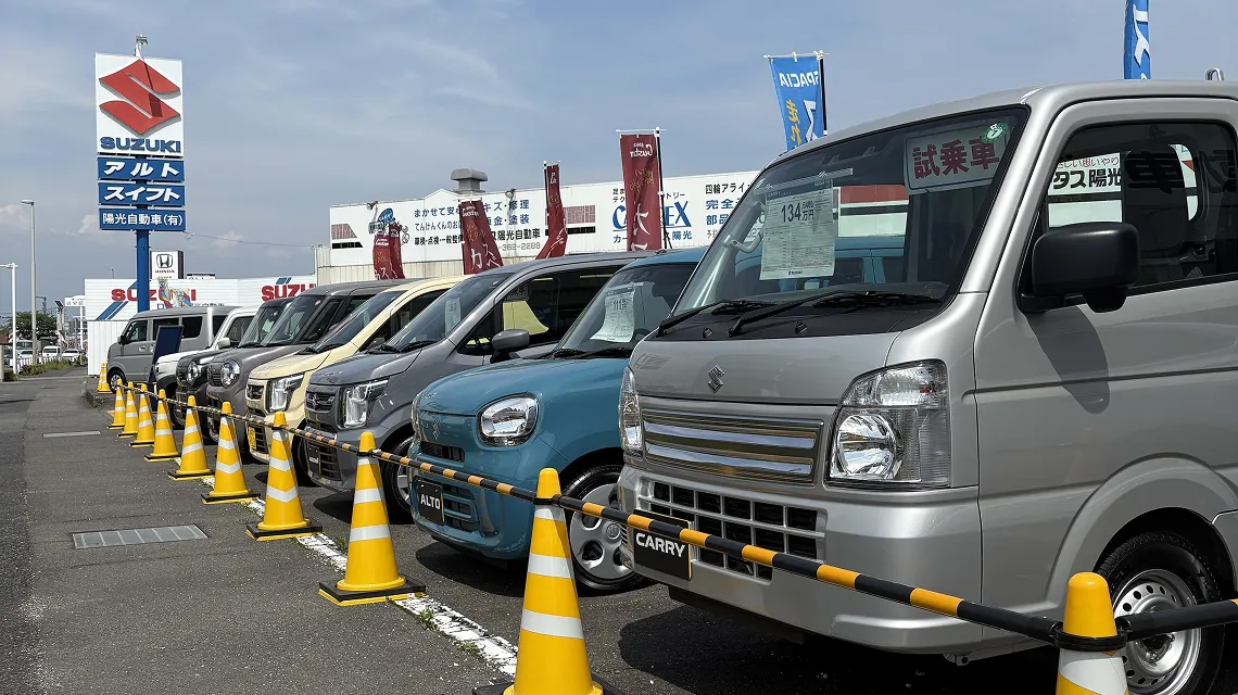 選ばれる理由3（店頭に並ぶ車両）